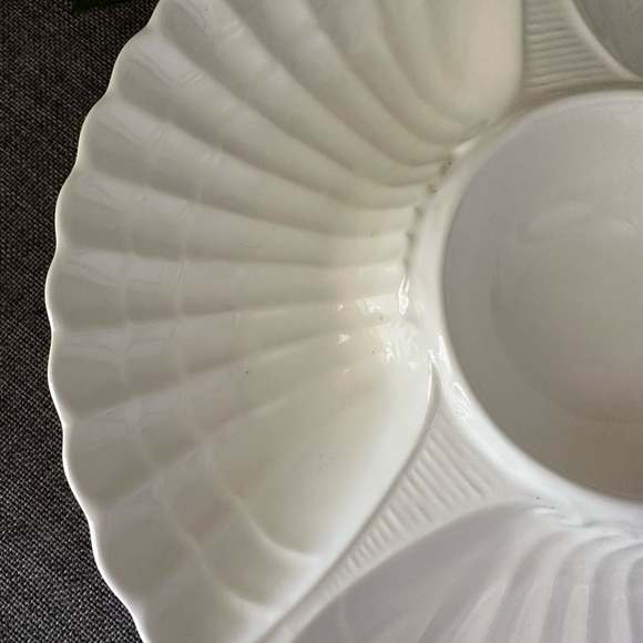 Vintage~ White Ceramic Shell~ Divided- Serving Platter - Picture 5 of 7